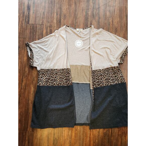 Nwt Umgee open front cardigan with cheetah detailing. Womens plus size 1x/2x - Picture 1 of 3